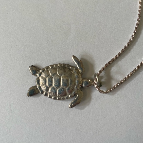 NWT Sterling Silver Sea Turtle Charm And Necklace 16 Inches - Picture 9 of 11